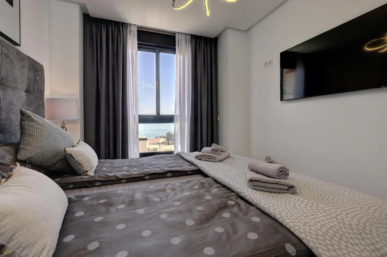 New Spectacular Sea View Apartment At Higueron Next To Carvajal Beach Фуэнхирола