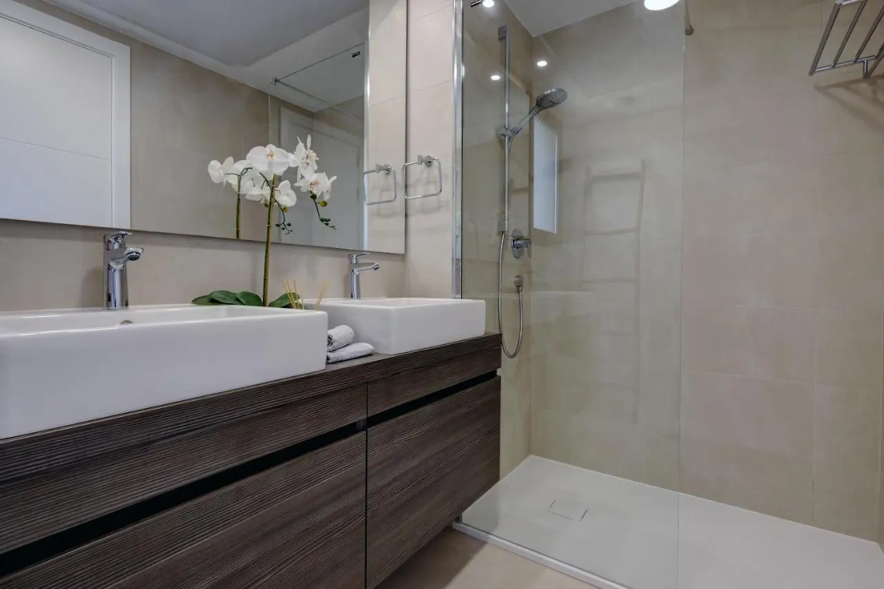 New Spectacular Sea View Apartment At Higueron Next To Carvajal Beach Фуэнхирола
