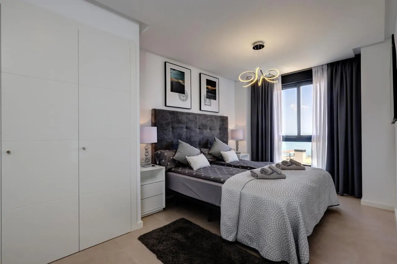 New Spectacular Sea View Apartment At Higueron Next To Carvajal Beach Фуэнхирола 0*,